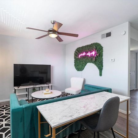 Mins 2 Downtown - King Bed - Private Stays Austin Exterior photo