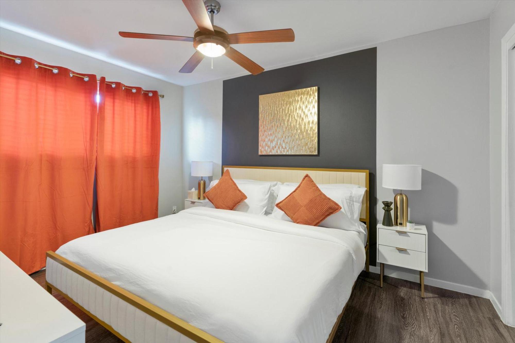 Mins 2 Downtown - King Bed - Private Stays Austin Exterior photo